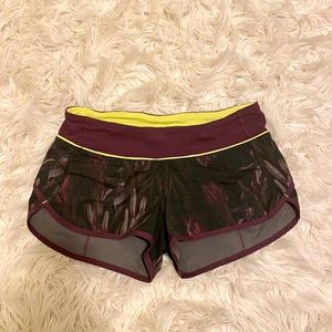 (Sold) Lululemon Speed Up Shorts 4 (rare print!!)